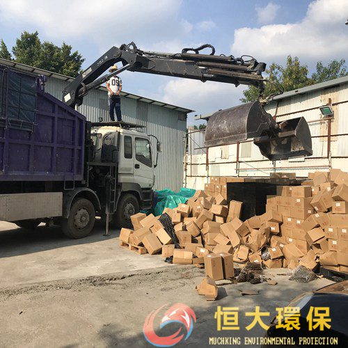 收廢品會被人看不起一些幕？帶你_香(xiang)港廢品回收_深入廢品回收行業！